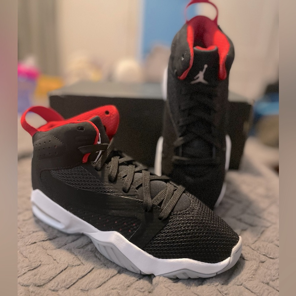 Jordan Lift Off Size 4.5y, Women’s 6.5